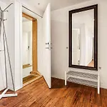 דירה Large Seafront Penthouse With Four Bedrooms!