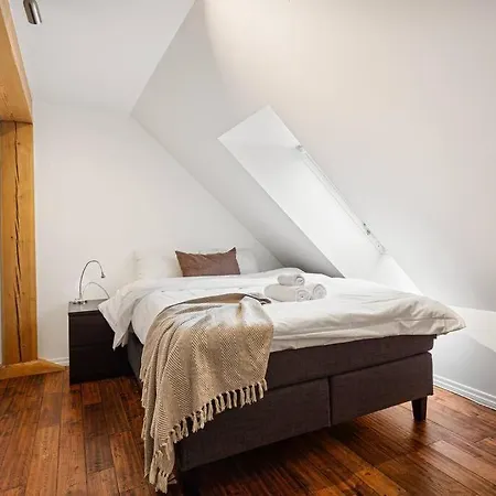 Apartman Large Seafront Penthouse With Four Bedrooms! *