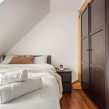 Large Seafront Penthouse With Four Bedrooms! Bergen