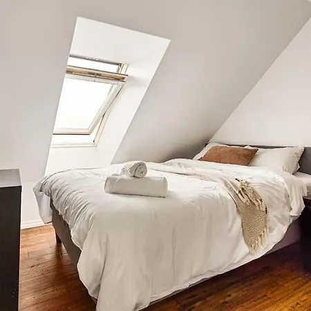 Large Seafront Penthouse With Four Bedrooms! Apartman