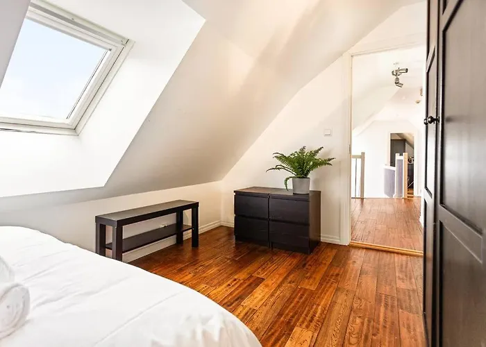 Lejlighed Large Seafront Penthouse With Four Bedrooms! Bergen