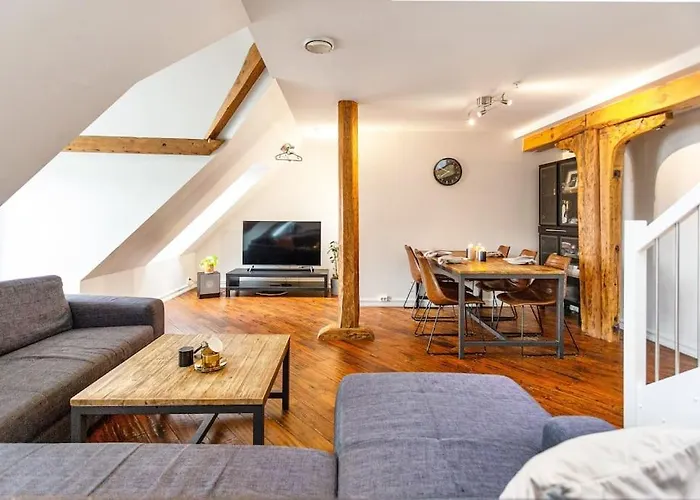 Lejlighed Large Seafront Penthouse With Four Bedrooms! *