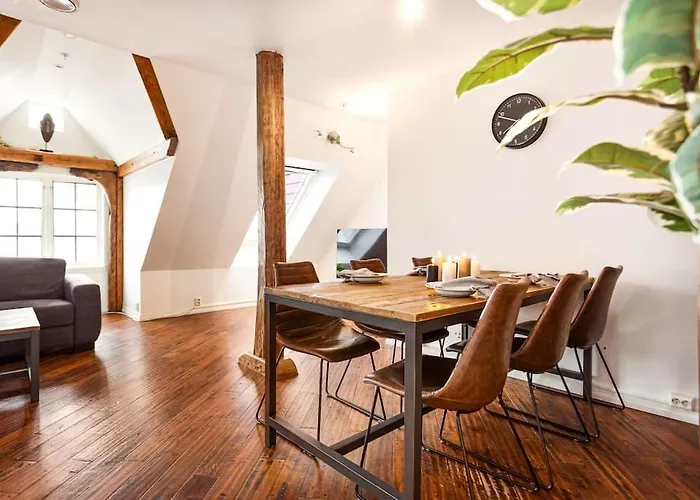 Leilighet Large Seafront Penthouse With Four Bedrooms! *